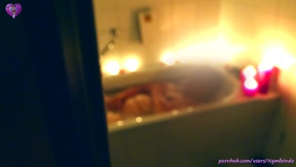 คลิปโป๊ คลิปหลุดอินโดนีเซีย XXX Being watched while masturbating in bathtub while having multiple orgasms